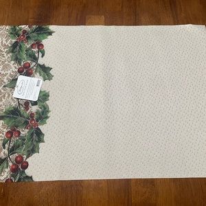 Set of 4 Heritage Lace brand Holiday Placemats